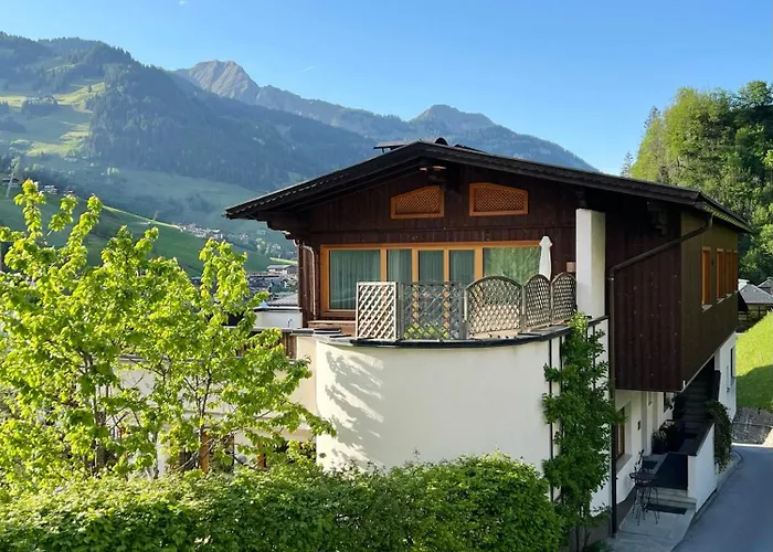 Traumhafte Mit Grosser Terrasse * גרוסארל